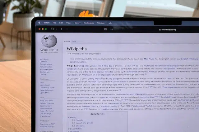 Knol vs. Wikipedia